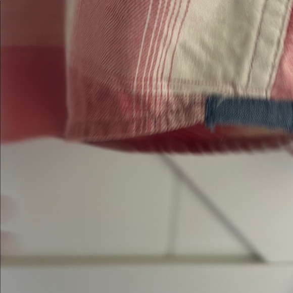 Men’s Medium Casual Button Down Shirt with a Buffalo Plaid Pattern - Picture 7 of 9